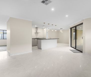 Beautifully Renovated 4-Bedroom Home - Ready for Lease! - Photo 6