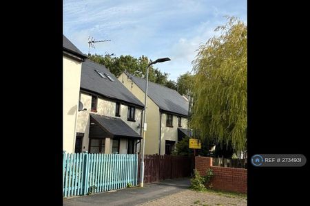 3 bedroom semi-detached house to rent - Photo 4