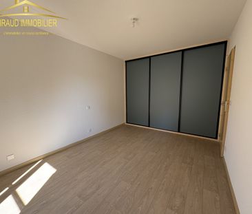 Location Appartement 3 pièces 74m² CHARLIEU 42190 - Photo 2