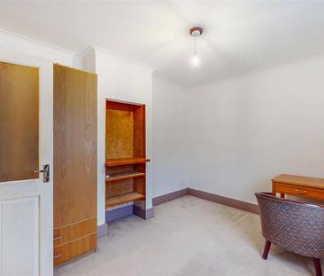 4 bedroom semi-detached house to rent - Photo 5