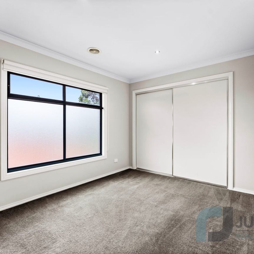 Simply Stunning Home - Photo 1