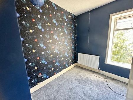 3 bedroom end of terrace house to rent - Photo 3