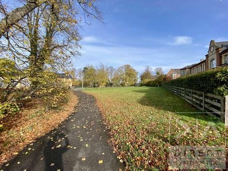 Horton Crescent, Epsom, KT19 - Photo 3