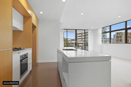 MGM MARTIN – TWO BEDROOM APARTMENT PLUS STUDY - Photo 3