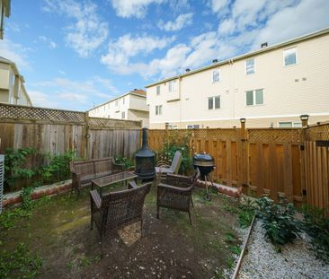 For Lease - 527 SIMRAN Private, Barrhaven, Ontario - Photo 2