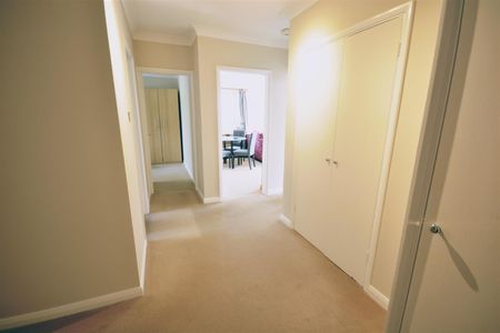 Ebbisham Court Dorking Road, Epsom, Surrey, KT18 7NN - Photo 3