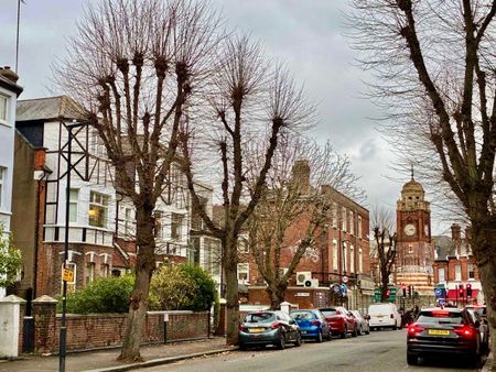 2 Bed Flat, Crouch Hall Road, N8 - Photo 3