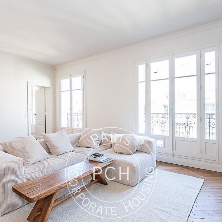 Appartement • Auteuil Nord - Photo 1