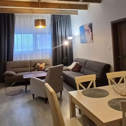 Na prenájom 3 izbový zariadený byt s balkónom, 74 m2, Mengusovce - Photo 1