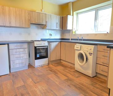 3 bedroom end of terrace house to rent - Photo 5