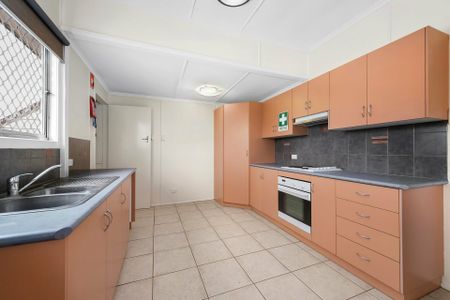 4 View Street, South Toowoomba - Photo 2