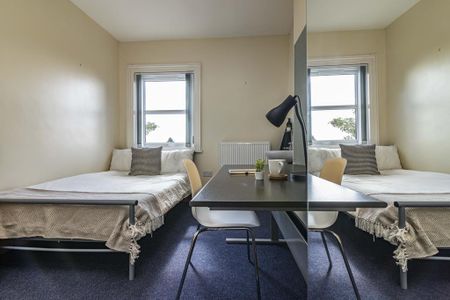 8 bedroom house to rent - Photo 2