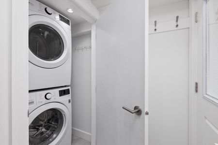 Chamberlain Dr & Mountain Hwy (Basement), North Vancouver - Photo 3