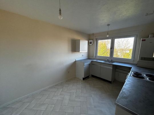 3 bedroom flat to rent - Photo 1