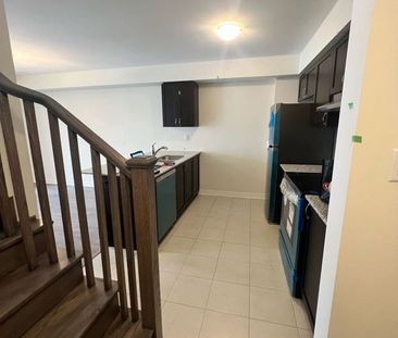 For Lease - 3327 Thunderbird Promenade, Pickering, Ontario - Photo 2