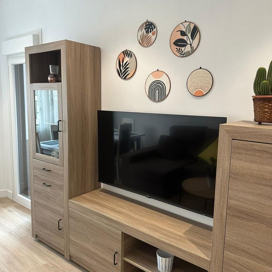 Apartamento planta baja en alquiler en Malaga - Photo 1
