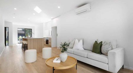 BRAND NEW 4 BEDROOM HOME - Photo 5