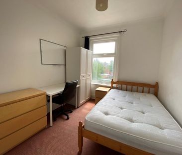 4 bedroom terraced house to rent - Photo 1