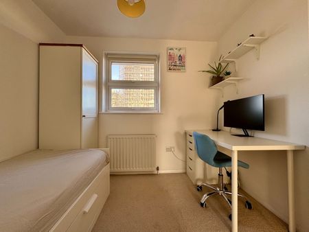 2 Bed Flat, Barker Drive, NW1 - Photo 5