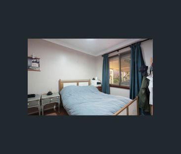 Gorgeous Family Home with A/C, Multiple Living Areas, Huge Workshop... - Photo 6