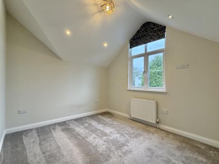 4 bedroom detached house to rent - Photo 4