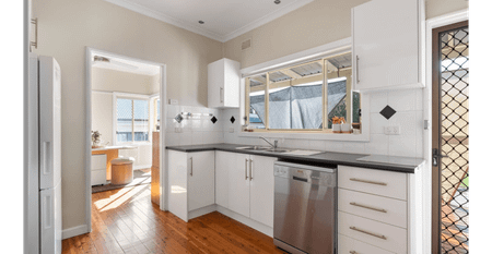 House for rent - Photo 5