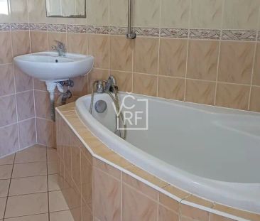 Pronájem prostorného bytu 1+kk s garážovým stáním - Slezské předměstí - Fotografie 1