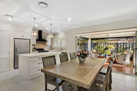 Contemporary, low maintenance home - Photo 2