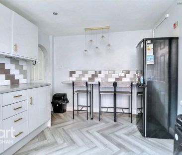 1 bedroom in a house share to rent - Photo 6