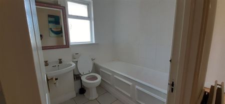 Hampton Crescent, St Helens Wood, Booterstown, County Dublin - Photo 2