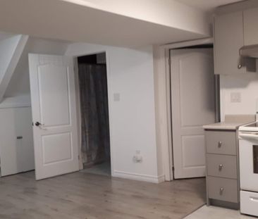 For Lease - 65 Canarvan Court, Brampton, Ontario - Photo 4