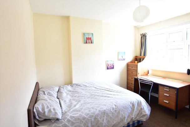 Belle Vue Road, Hyde Park - Photo 1