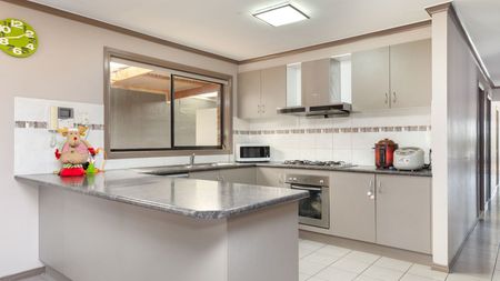 94 Ridgemont Drive, Berwick - Photo 2