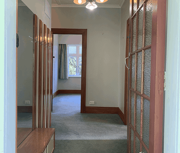 Charming 2BR Kelburn Home - Photo 3