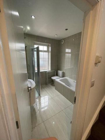 3 bedroom apartment to rent - Photo 5