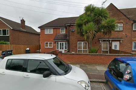4 bedroom flat to rent - Photo 4