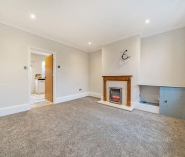 2 bedroom end of terrace house to rent - Photo 1