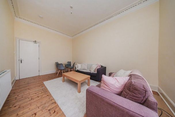 4 bedroom flat to rent - Photo 1