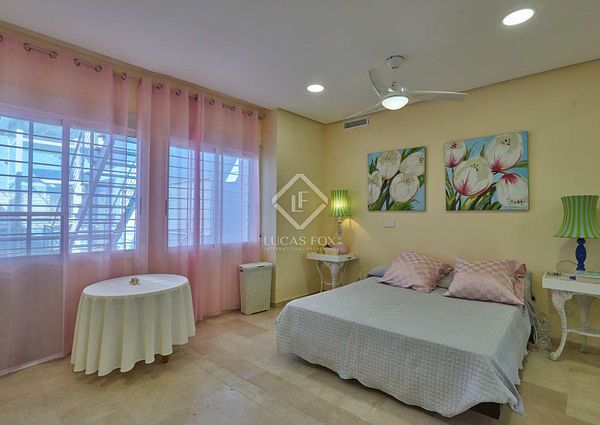 3-bedroom apartment with 20 m² terrace for rent in Playa de la Malvarrosa, Valencia