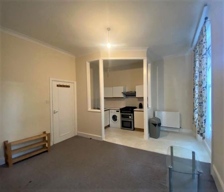 1 bedroom flat to rent - Photo 5