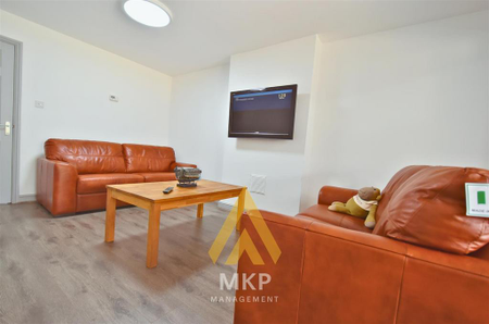 5 bedroom terraced house to rent - Photo 2