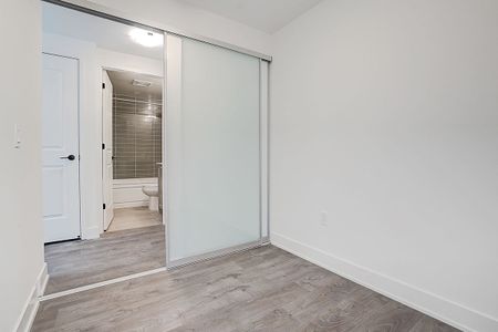 For Lease - 2333 Khalsa Gate Unit# 709, Oakville, Ontario - Photo 2