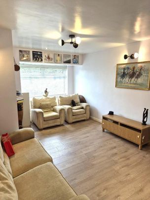 3 bedroom semi-detached house to rent - Photo 1