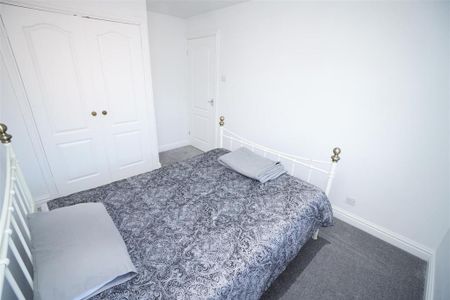 4 bedroom detached house to rent - Photo 4