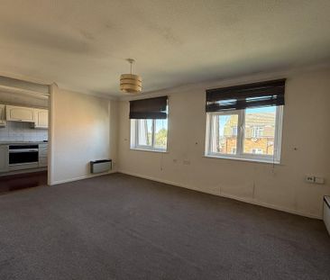 2 bedroom flat to rent - Photo 2