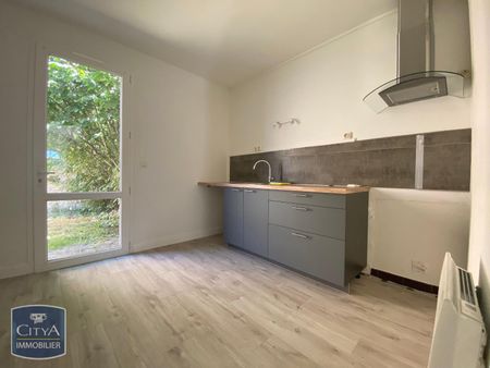 Location Appartement 2 pièces 47m² ST BENOIT 86280 - Photo 2