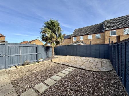 3 bedroom semi-detached house to rent - Photo 5