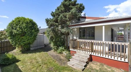 Perfectly Positioned in Prime Pukete - Photo 2