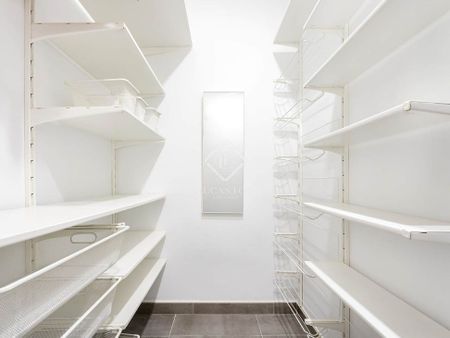 Barcelona, Catalonia 08012 - Photo 2