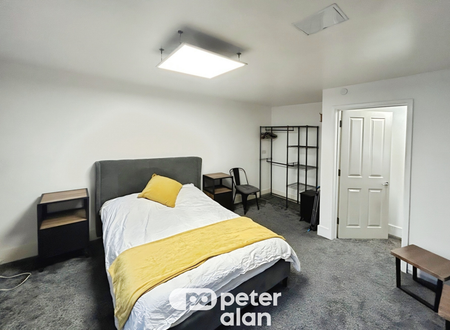 High Street, MERTHYR TYDFIL - Photo 2